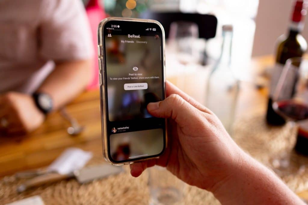 Photo Social Media Monitoring